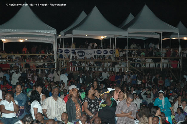 Audience & Venue - Air Jamaica Jazz & Blues Festival 2007 - The Art of Music - Thursday, January 26th - 10th Anniversary - The Aqueduct on Rose Hall - Air Jamaica Jazz & Blues Festival 2007 - The Art of Music - Tuesday, January 23 - Saturday, January 27, 2007, The Aqueduct on Rose Hall, Montego Bay, Jamaica - Negril Travel Guide, Negril Jamaica WI - http://www.negriltravelguide.com - info@negriltravelguide.com...!