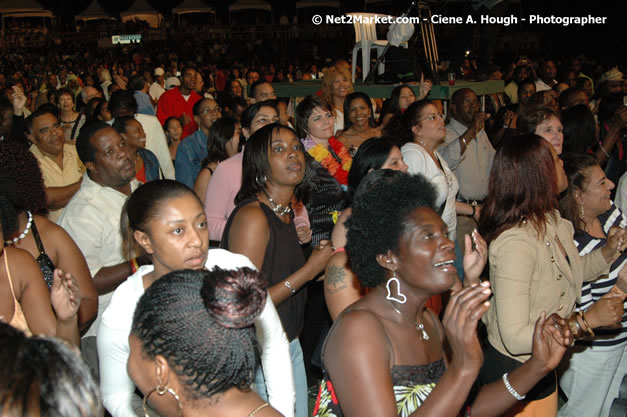 Venue & Audience - Air Jamaica Jazz & Blues Festival 2007 - The Art of Music -  Thursday, January 25th - 10th Anniversary - Air Jamaica Jazz & Blues Festival 2007 - The Art of Music - Tuesday, January 23 - Saturday, January 27, 2007, The Aqueduct on Rose Hall, Montego Bay, Jamaica - Negril Travel Guide, Negril Jamaica WI - http://www.negriltravelguide.com - info@negriltravelguide.com...!