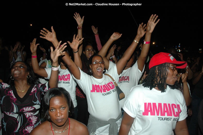 Billy Ocean at the Air Jamaica Jazz and Blues Festival 2008 The Art of Music - Saturday, January 26, 2008 - Air Jamaica Jazz & Blues 2008 The Art of Music venue at the Aqaueduct on Rose Hall Resort & Counrty Club, Montego Bay, St. James, Jamaica W.I. - Thursday, January 24 - Saturday, January 26, 2008 - Photographs by Net2Market.com - Claudine Housen & Barry J. Hough Sr, Photographers - Negril Travel Guide, Negril Jamaica WI - http://www.negriltravelguide.com - info@negriltravelguide.com...!