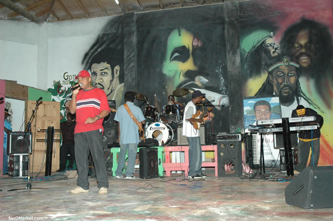 Reggae Superstar - Bush Man @ Bourbon Beach with Boddy Dread & Singing Honour - Presented by Our Music Promotions - Omar & Ama-Donna - Saturday, May 14, 2005 - Negril Travel Guide, Negril Jamaica WI - http://www.negriltravelguide.com - info@negriltravelguide.com...!