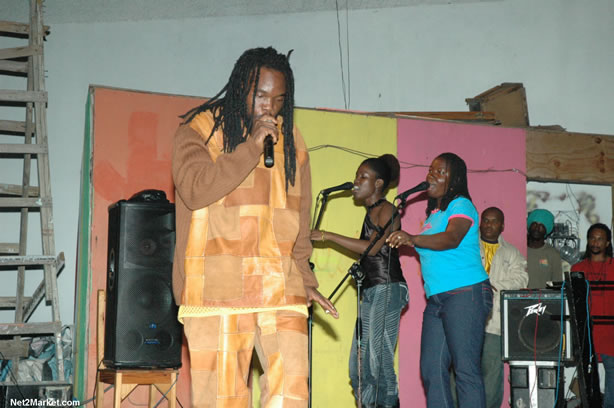 Reggae Superstar - Bush Man @ Bourbon Beach with Boddy Dread & Singing Honour - Presented by Our Music Promotions - Omar & Ama-Donna - Saturday, May 14, 2005 - Negril Travel Guide, Negril Jamaica WI - http://www.negriltravelguide.com - info@negriltravelguide.com...!