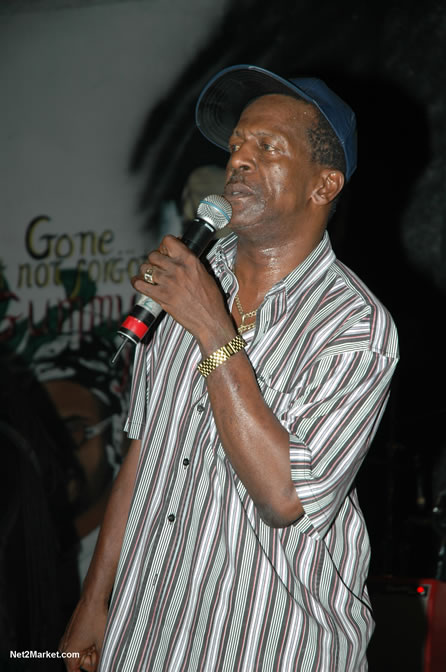 The Messenger, Reggae Super Star - Luciano - Gregory Isaacs - Bobby Dread - Swallow - backed by the Indika Band - Boubon Beach Restaurant, Beach Bar & Oceanfront Accommodations - Negril Travel Guide, Negril Jamaica WI - http://www.negriltravelguide.com - info@negriltravelguide.com...!