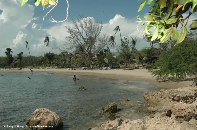 A Photo Story of Calabash 2005 - 5th Anniversary - @ Jakes, Treasure Beach - May 27th to 29th, 2005 - Negril Travel Guide, Negril Jamaica WI - http://www.negriltravelguide.com - info@negriltravelguide.com...!