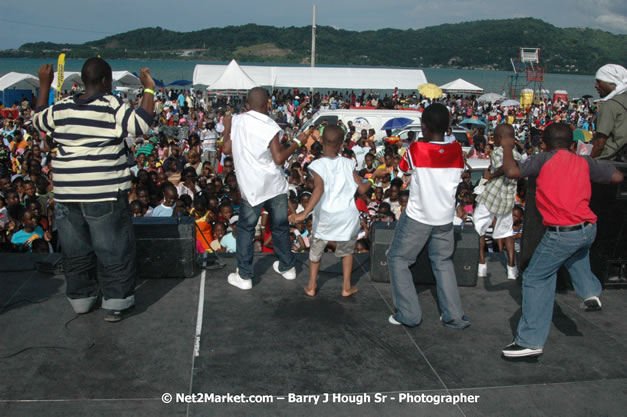 Cross De Harbour @ Lucea Car Park presented by Linkz Entertainment in association with Lucea Chamber of Commerce - Featuring Freddy Mc Gregor, Iley Dread, Mr. Vegas, Lt. Elmo, Champagne, Merital, CC, Brillant, TQ, Mad Dog, Chumps - Lucea, Hanover, Jamaica - Negril Travel Guide.com, Negril Jamaica WI - http://www.negriltravelguide.com - info@negriltravelguide.com...!