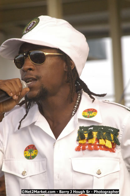 Jah Cure - Cure Fest 2007 - Longing For Concert at Trelawny Multi Purpose Stadium, Trelawny, Jamaica - Sunday, October 14, 2007 - Cure Fest 2007 October 12th-14th, 2007 Presented by Danger Promotions, Iyah Cure Promotions, and Brass Gate Promotions - Alison Young, Publicist - Photographs by Net2Market.com - Barry J. Hough Sr, Photographer - Negril Travel Guide, Negril Jamaica WI - http://www.negriltravelguide.com - info@negriltravelguide.com...!