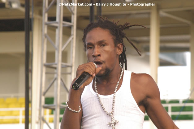 Jah Cure - Cure Fest 2007 - Longing For Concert at Trelawny Multi Purpose Stadium, Trelawny, Jamaica - Sunday, October 14, 2007 - Cure Fest 2007 October 12th-14th, 2007 Presented by Danger Promotions, Iyah Cure Promotions, and Brass Gate Promotions - Alison Young, Publicist - Photographs by Net2Market.com - Barry J. Hough Sr, Photographer - Negril Travel Guide, Negril Jamaica WI - http://www.negriltravelguide.com - info@negriltravelguide.com...!