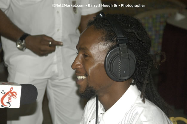 Jah Cure and Guests - Reflections - Cure Fest 2007 - All White Birth-Night Party - Hosted by Jah Cure - Starfish Trelawny Hotel - Trelawny, Jamaica - Friday, October 12, 2007 - Cure Fest 2007 October 12th-14th, 2007 Presented by Danger Promotions, Iyah Cure Promotions, and Brass Gate Promotions - Alison Young, Publicist - Photographs by Net2Market.com - Barry J. Hough Sr, Photographer - Negril Travel Guide, Negril Jamaica WI - http://www.negriltravelguide.com - info@negriltravelguide.com...!