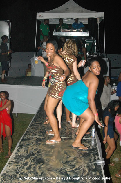 Hybrid Go Ultra - Independence Negril 2K7 - A Barefoot Beach Party @ The Hybrid Beach Cove aka Half Moon Beach Club, Sunday, August 5, 2007, Half Moon Beach, Hanover Parish, Jamaica - Negril Travel Guide.com, Negril Jamaica WI - http://www.negriltravelguide.com - info@negriltravelguide.com...!