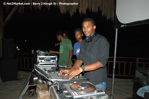 Hybrid Go Ultra - Glamous Life @ Rick's Cafe, Negri, West End - South Beach's most talked about exclusive event for the mature and beautiful - Friday, August 3, 2007, Rick's Cafe, West End, Negril, Westmoreland, Jamaica - Negril Travel Guide.com, Negril Jamaica WI - http://www.negriltravelguide.com - info@negriltravelguide.com...!