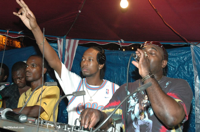 History Clash - Stone Love VS David Roddigan [Out of London] - June 5, 2005 - Presented by Jamaica Tamboo in association with Guinness - Negril Spot - Negril Travel Guide, Negril Jamaica WI - http://www.negriltravelguide.com - info@negriltravelguide.com...!