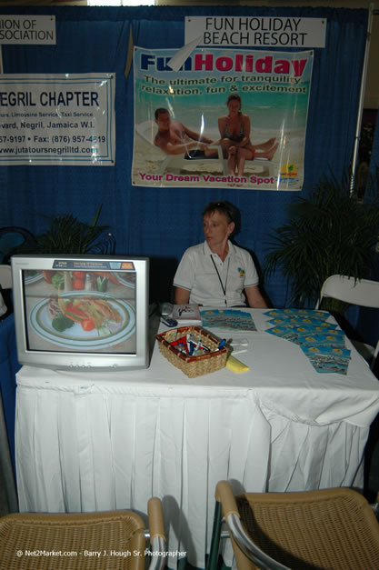 JAPEX 2006 Exibition @ Home Solutions, Negril - Tuesday, April 25, 2006 - Negril - JAPEX 2006 Negril Photos - Negril Travel Guide, Negril Jamaica WI - http://www.negriltravelguide.com - info@negriltravelguide.com...!