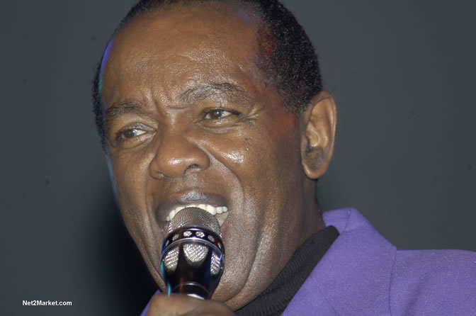 Lou Rawls - Air Jamaica Jazz & Blues 2005 - The Art Of Music - Cinnamon Hill Golf Course, Rose Hall, Montego Bay - Negril Travel Guide, Negril Jamaica WI - http://www.negriltravelguide.com - info@negriltravelguide.com...!