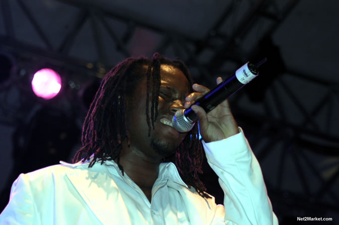 Performances - Air Jamaica Jazz & Blues 2005 - The Art Of Music - Cinnamon Hill Golf Course, Rose Hall, Montego Bay - Negril Travel Guide, Negril Jamaica WI - http://www.negriltravelguide.com - info@negriltravelguide.com...!