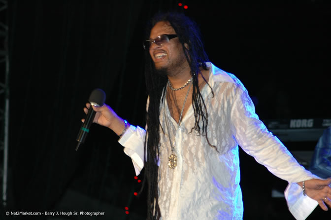 Maxi Priest - Air Jamaica Jazz & Blues Festival 2006 - The Art of Music - Cinnamon Hill Golf Club - Rosehall Resort & Country Club, Montego Bay, Jamaica W.I. - Thursday, Saturday 28, 2006 - Negril Travel Guide, Negril Jamaica WI - http://www.negriltravelguide.com - info@negriltravelguide.com...!