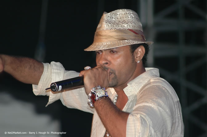 Shaggy - Air Jamaica Jazz & Blues Festival 2006 - The Art of Music - Cinnamon Hill Golf Club - Rosehall Resort & Country Club, Montego Bay, Jamaica W.I. - Thursday, January 26, 2006 - Negril Travel Guide, Negril Jamaica WI - http://www.negriltravelguide.com - info@negriltravelguide.com...!