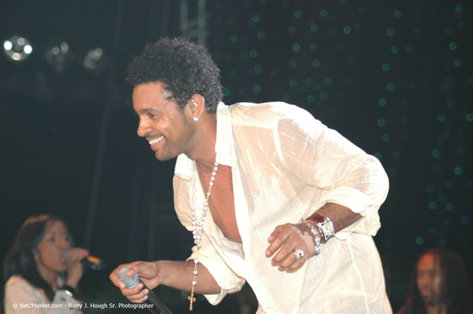 Shaggy - Air Jamaica Jazz & Blues Festival 2006 - The Art of Music - Cinnamon Hill Golf Club - Rosehall Resort & Country Club, Montego Bay, Jamaica W.I. - Thursday, January 26, 2006 - Negril Travel Guide, Negril Jamaica WI - http://www.negriltravelguide.com - info@negriltravelguide.com...!