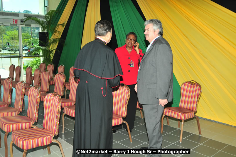 The Unveiling Of The Commemorative Plaque By The Honourable Prime Minister, Orette Bruce Golding, MP, And Their Majesties, King Juan Carlos I And Queen Sofia Of Spain - On Wednesday, February 18, 2009, Marking The Completion Of The Expansion Of Sangster International Airport, Venue at Sangster International Airport, Montego Bay, St James, Jamaica - Wednesday, February 18, 2009 - Photographs by Net2Market.com - Barry J. Hough Sr, Photographer/Photojournalist - Negril Travel Guide, Negril Jamaica WI - http://www.negriltravelguide.com - info@negriltravelguide.com...!