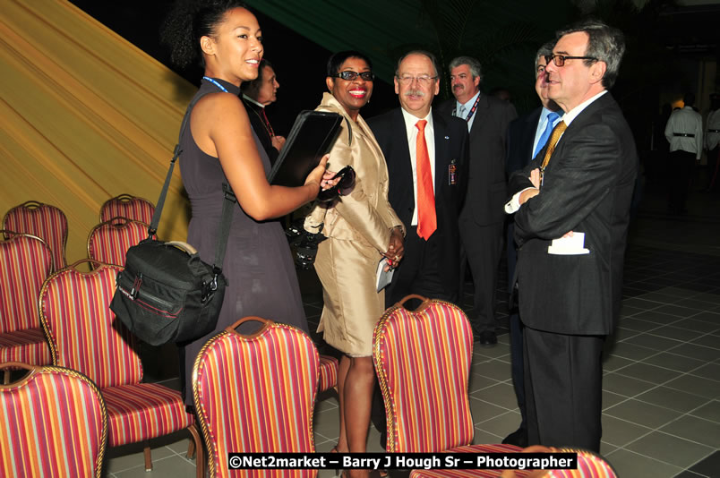 The Unveiling Of The Commemorative Plaque By The Honourable Prime Minister, Orette Bruce Golding, MP, And Their Majesties, King Juan Carlos I And Queen Sofia Of Spain - On Wednesday, February 18, 2009, Marking The Completion Of The Expansion Of Sangster International Airport, Venue at Sangster International Airport, Montego Bay, St James, Jamaica - Wednesday, February 18, 2009 - Photographs by Net2Market.com - Barry J. Hough Sr, Photographer/Photojournalist - Negril Travel Guide, Negril Jamaica WI - http://www.negriltravelguide.com - info@negriltravelguide.com...!