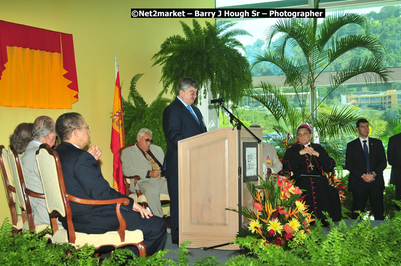 The Unveiling Of The Commemorative Plaque By The Honourable Prime Minister, Orette Bruce Golding, MP, And Their Majesties, King Juan Carlos I And Queen Sofia Of Spain - On Wednesday, February 18, 2009, Marking The Completion Of The Expansion Of Sangster International Airport, Venue at Sangster International Airport, Montego Bay, St James, Jamaica - Wednesday, February 18, 2009 - Photographs by Net2Market.com - Barry J. Hough Sr, Photographer/Photojournalist - Negril Travel Guide, Negril Jamaica WI - http://www.negriltravelguide.com - info@negriltravelguide.com...!