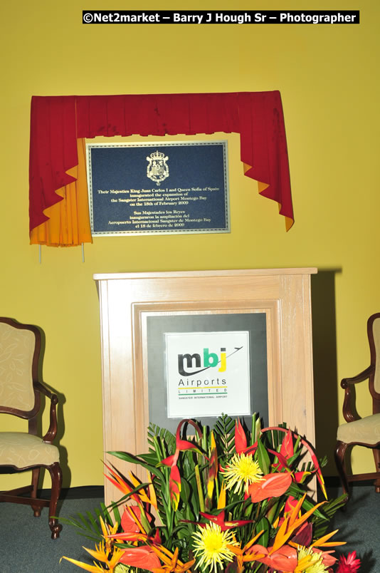 The Unveiling Of The Commemorative Plaque By The Honourable Prime Minister, Orette Bruce Golding, MP, And Their Majesties, King Juan Carlos I And Queen Sofia Of Spain - On Wednesday, February 18, 2009, Marking The Completion Of The Expansion Of Sangster International Airport, Venue at Sangster International Airport, Montego Bay, St James, Jamaica - Wednesday, February 18, 2009 - Photographs by Net2Market.com - Barry J. Hough Sr, Photographer/Photojournalist - Negril Travel Guide, Negril Jamaica WI - http://www.negriltravelguide.com - info@negriltravelguide.com...!