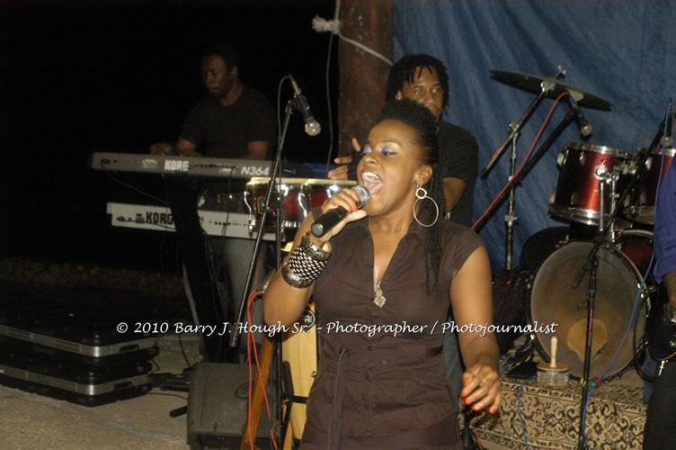 Etana - Live In Concert - One Love Reggae Concert Series 09/10 @ Negril Escape Resort and Spa, December 22, 2009, One Love Drive, West End, Negril, Westmoreland, Jamaica W.I. - Photographs by Net2Market.com - Barry J. Hough Sr, Photographer/Photojournalist - Negril Travel Guide, Negril Jamaica WI - http://www.negriltravelguide.com - info@negriltravelguide.com...!