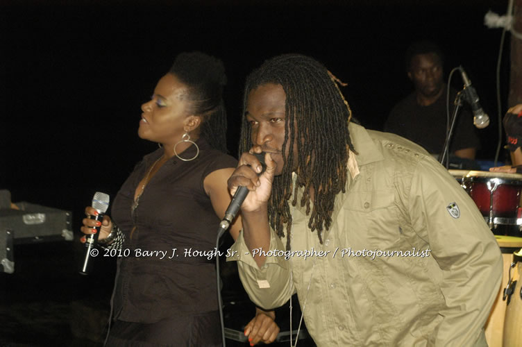 Etana - Live In Concert - One Love Reggae Concert Series 09/10 @ Negril Escape Resort and Spa, December 22, 2009, One Love Drive, West End, Negril, Westmoreland, Jamaica W.I. - Photographs by Net2Market.com - Barry J. Hough Sr, Photographer/Photojournalist - Negril Travel Guide, Negril Jamaica WI - http://www.negriltravelguide.com - info@negriltravelguide.com...!