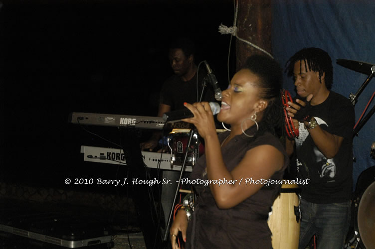 Etana - Live In Concert - One Love Reggae Concert Series 09/10 @ Negril Escape Resort and Spa, December 22, 2009, One Love Drive, West End, Negril, Westmoreland, Jamaica W.I. - Photographs by Net2Market.com - Barry J. Hough Sr, Photographer/Photojournalist - Negril Travel Guide, Negril Jamaica WI - http://www.negriltravelguide.com - info@negriltravelguide.com...!