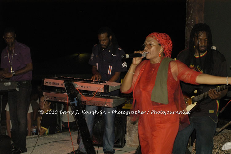 Marcia Griffiths & Edge Michael - Live In Concert - One Love Reggae Concert Series 09/10 @ Negril Escape Resort and Spa, December 29, 2009, One Love Drive, West End, Negril, Westmoreland, Jamaica W.I. - Photographs by Net2Market.com - Barry J. Hough Sr, Photographer/Photojournalist - Negril Travel Guide, Negril Jamaica WI - http://www.negriltravelguide.com - info@negriltravelguide.com...!