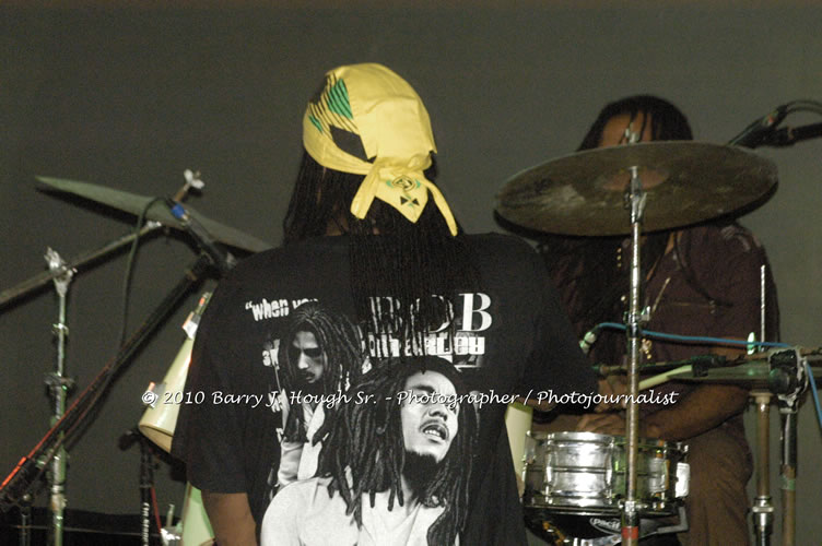 Marcia Griffiths & Edge Michael - Live In Concert - One Love Reggae Concert Series 09/10 @ Negril Escape Resort and Spa, December 29, 2009, One Love Drive, West End, Negril, Westmoreland, Jamaica W.I. - Photographs by Net2Market.com - Barry J. Hough Sr, Photographer/Photojournalist - Negril Travel Guide, Negril Jamaica WI - http://www.negriltravelguide.com - info@negriltravelguide.com...!