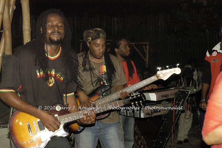 Marcia Griffiths & Edge Michael - Live In Concert - One Love Reggae Concert Series 09/10 @ Negril Escape Resort and Spa, December 29, 2009, One Love Drive, West End, Negril, Westmoreland, Jamaica W.I. - Photographs by Net2Market.com - Barry J. Hough Sr, Photographer/Photojournalist - Negril Travel Guide, Negril Jamaica WI - http://www.negriltravelguide.com - info@negriltravelguide.com...!