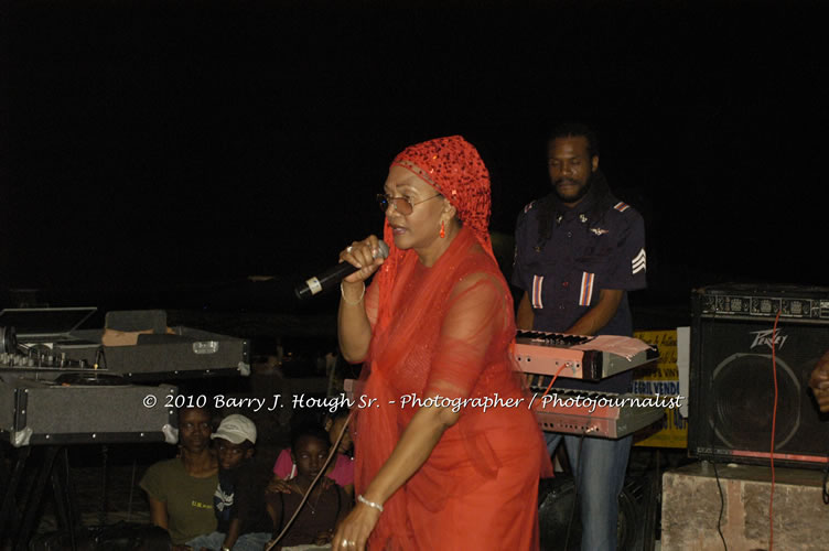 Marcia Griffiths & Edge Michael - Live In Concert - One Love Reggae Concert Series 09/10 @ Negril Escape Resort and Spa, December 29, 2009, One Love Drive, West End, Negril, Westmoreland, Jamaica W.I. - Photographs by Net2Market.com - Barry J. Hough Sr, Photographer/Photojournalist - Negril Travel Guide, Negril Jamaica WI - http://www.negriltravelguide.com - info@negriltravelguide.com...!