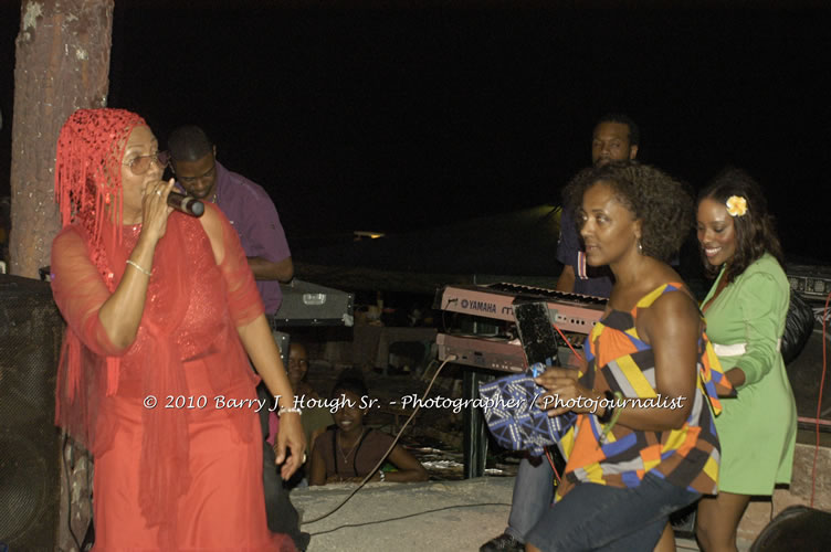 Marcia Griffiths & Edge Michael - Live In Concert - One Love Reggae Concert Series 09/10 @ Negril Escape Resort and Spa, December 29, 2009, One Love Drive, West End, Negril, Westmoreland, Jamaica W.I. - Photographs by Net2Market.com - Barry J. Hough Sr, Photographer/Photojournalist - Negril Travel Guide, Negril Jamaica WI - http://www.negriltravelguide.com - info@negriltravelguide.com...!