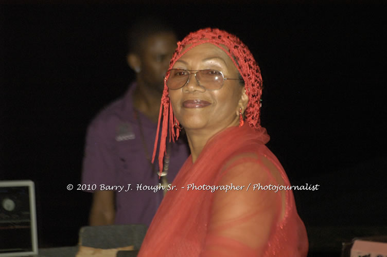 Marcia Griffiths & Edge Michael - Live In Concert - One Love Reggae Concert Series 09/10 @ Negril Escape Resort and Spa, December 29, 2009, One Love Drive, West End, Negril, Westmoreland, Jamaica W.I. - Photographs by Net2Market.com - Barry J. Hough Sr, Photographer/Photojournalist - Negril Travel Guide, Negril Jamaica WI - http://www.negriltravelguide.com - info@negriltravelguide.com...!