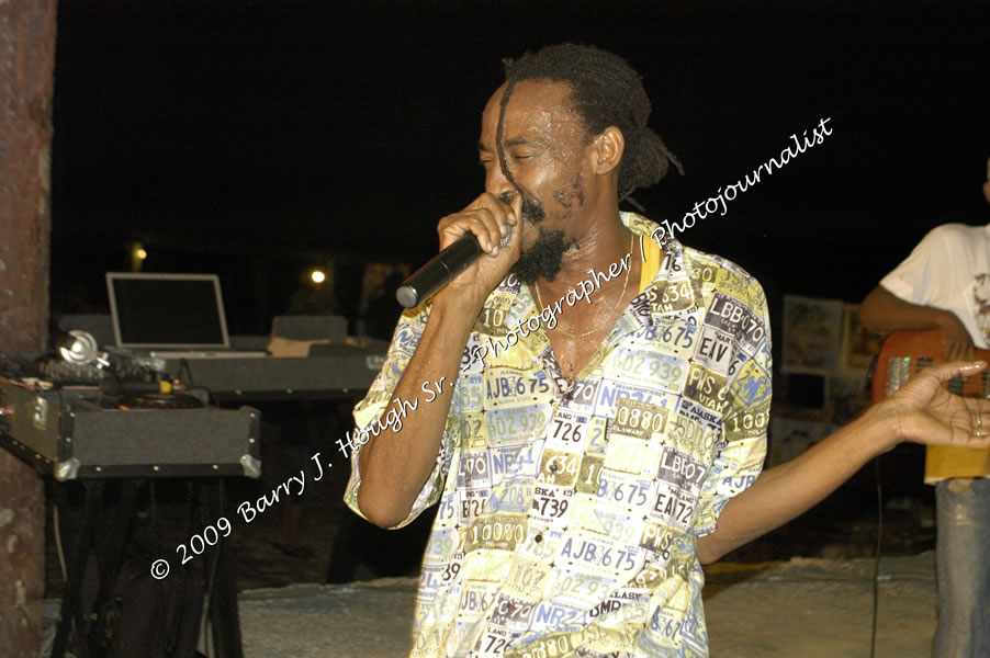  Sanchez - Live in Concert - at the One Love Reggae Concert Series 09/10 @ Negril Escape Resort & Spa - Also Featuring: Timmi Burrell and Justice Merchant- Backing Band Roots Warrior - DJ Gemini - MC Oliver Cargill, Negril Escape Resort & Spa, One Love Drive, West End, Negril, Westmoreland, Jamaica W.I. - Tuesday, November 24, 2009 - Photographs by Net2Market.com - Barry J. Hough Sr, Photographer / Photojournalist - Photos taken with a Nikon D70, D100, or D300 - Negril Travel Guide, Negril Jamaica WI - http://www.negriltravelguide.com - info@negriltravelguide.com...!