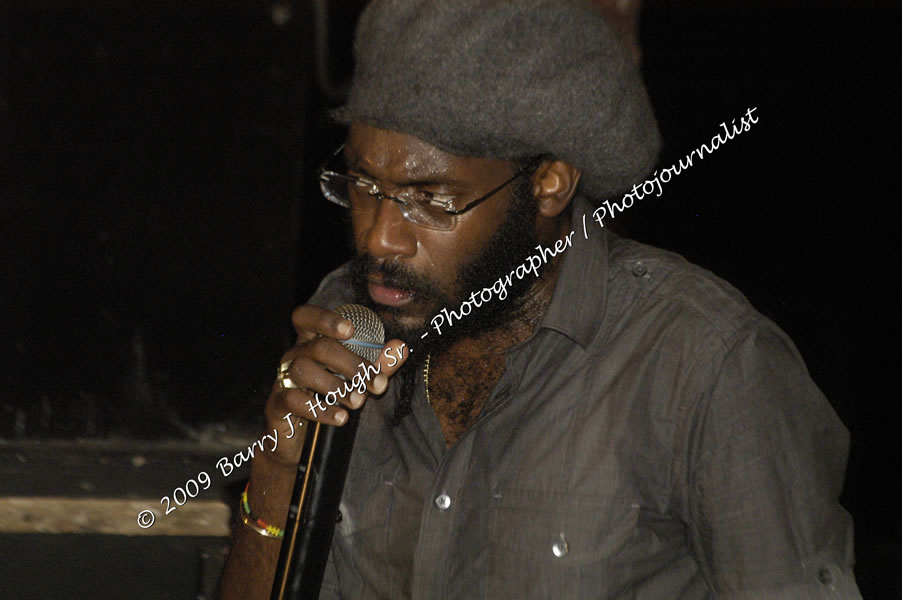  Tarrus Riley - Live in Concert - at the One Love Reggae Concert Series 09/10 @ Negril Escape Resort & Spa - Also Featuring: Mistic Bowie, Monday Justice, Cash, Dean Frazier - DJ Gemini - MC Oliver Cargill, Negril Escape Resort & Spa, One Love Drive, West End, Negril, Westmoreland, Jamaica W.I. - Tuesday, November 17, 2009 - Photographs by Net2Market.com - Barry J. Hough Sr, Photographer / Photojournalist - Photos taken with a Nikon D70, D100, or D300 - Negril Travel Guide, Negril Jamaica WI - http://www.negriltravelguide.com - info@negriltravelguide.com...!