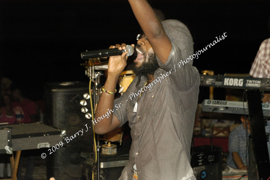  Tarrus Riley - Live in Concert - at the One Love Reggae Concert Series 09/10 @ Negril Escape Resort & Spa - Also Featuring: Mistic Bowie, Monday Justice, Cash, Dean Frazier - DJ Gemini - MC Oliver Cargill, Negril Escape Resort & Spa, One Love Drive, West End, Negril, Westmoreland, Jamaica W.I. - Tuesday, November 17, 2009 - Photographs by Net2Market.com - Barry J. Hough Sr, Photographer / Photojournalist - Photos taken with a Nikon D70, D100, or D300 - Negril Travel Guide, Negril Jamaica WI - http://www.negriltravelguide.com - info@negriltravelguide.com...!