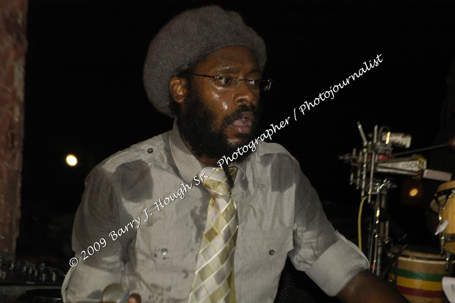  Tarrus Riley - Live in Concert - at the One Love Reggae Concert Series 09/10 @ Negril Escape Resort & Spa - Also Featuring: Mistic Bowie, Monday Justice, Cash, Dean Frazier - DJ Gemini - MC Oliver Cargill, Negril Escape Resort & Spa, One Love Drive, West End, Negril, Westmoreland, Jamaica W.I. - Tuesday, November 17, 2009 - Photographs by Net2Market.com - Barry J. Hough Sr, Photographer / Photojournalist - Photos taken with a Nikon D70, D100, or D300 - Negril Travel Guide, Negril Jamaica WI - http://www.negriltravelguide.com - info@negriltravelguide.com...!