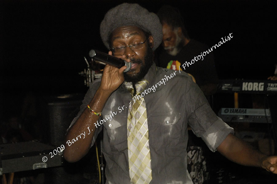  Tarrus Riley - Live in Concert - at the One Love Reggae Concert Series 09/10 @ Negril Escape Resort & Spa - Also Featuring: Mistic Bowie, Monday Justice, Cash, Dean Frazier - DJ Gemini - MC Oliver Cargill, Negril Escape Resort & Spa, One Love Drive, West End, Negril, Westmoreland, Jamaica W.I. - Tuesday, November 17, 2009 - Photographs by Net2Market.com - Barry J. Hough Sr, Photographer / Photojournalist - Photos taken with a Nikon D70, D100, or D300 - Negril Travel Guide, Negril Jamaica WI - http://www.negriltravelguide.com - info@negriltravelguide.com...!