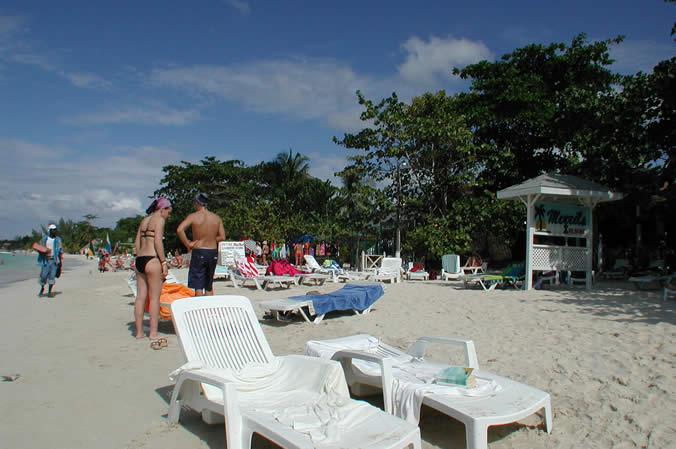 A Photo Walk along Negril's Famous Seven Mile Beach - Negril Travel Guide, Negril Jamaica WI - http://www.negriltravelguide.com - info@negriltravelguide.com...!