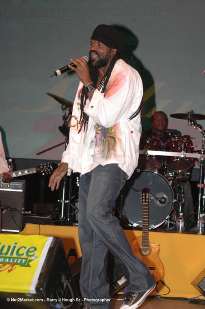 Tony Rebel @ Tru-Juice Rebel Salute 2007 - Saturday, January 13, 2007, Port Kaiser Sports Club, St. Elizabeth - Negril Travel Guide, Negril Jamaica WI - http://www.negriltravelguide.com - info@negriltravelguide.com...!