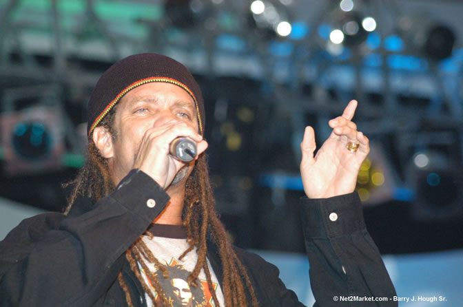 Andy Vernon - Red Stripe Reggae Sumfest 2005 - International Night - July 22th, 2005 - Negril Travel Guide, Negril Jamaica WI - http://www.negriltravelguide.com - info@negriltravelguide.com...!