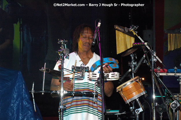 Rootz Underground - Red Stripe Reggae Sumfest 2007 - Zenith - Saturday, July 21, 2007 - Catherine Hall, Montego Bay, St James, Jamaica W.I. - Negril Travel Guide, Negril Jamaica WI - http://www.negriltravelguide.com - info@negriltravelguide.com...!