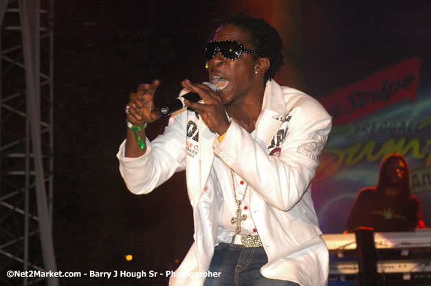 VYBZ Kartel - Explosion - Red Stripe Reggae Sumfest 2007 - Thursday, July 19, 2007 - Red Stripe Reggae Sumfest 2007 at Catherine Hall, Montego Bay, St James, Jamaica W.I. - Negril Travel Guide, Negril Jamaica WI - http://www.negriltravelguide.com - info@negriltravelguide.com...!