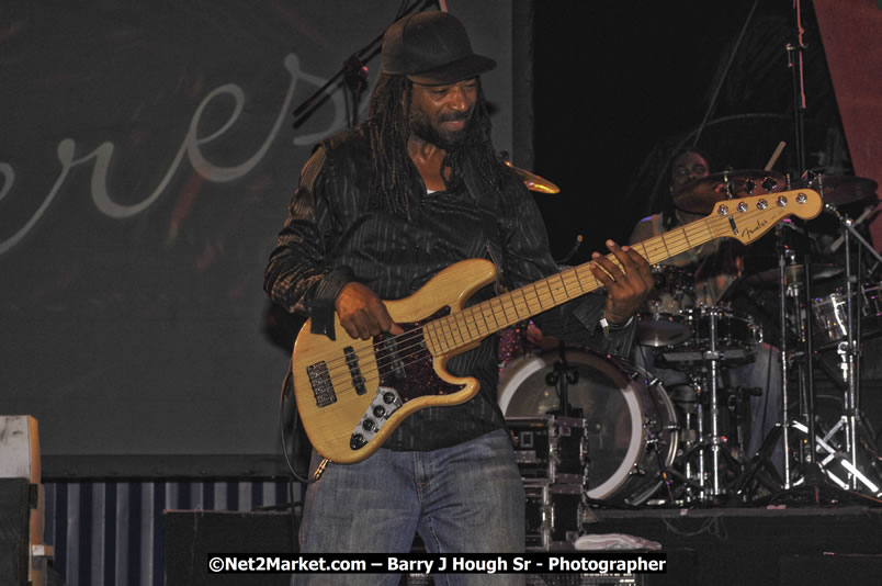 Beres Hammond @ Red Stripe Reggae Sumfest 2008 International Night 2, Catherine Hall, Montego Bay - Saturday, July 19, 2008 - Reggae Sumfest 2008 July 13 - July 19, 2008 - Photographs by Net2Market.com - Barry J. Hough Sr. Photojournalist/Photograper - Photographs taken with a Nikon D300 - Negril Travel Guide, Negril Jamaica WI - http://www.negriltravelguide.com - info@negriltravelguide.com...!