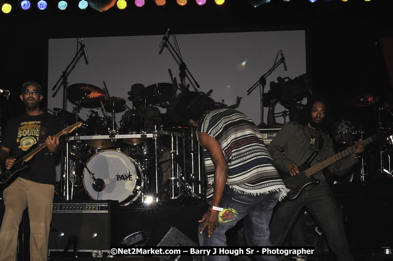 Rootz Underground @ Red Stripe Reggae Sumfest 2008 International Night 2, Catherine Hall, Montego Bay - Saturday, July 19, 2008 - Reggae Sumfest 2008 July 13 - July 19, 2008 - Photographs by Net2Market.com - Barry J. Hough Sr. Photojournalist/Photograper - Photographs taken with a Nikon D300 - Negril Travel Guide, Negril Jamaica WI - http://www.negriltravelguide.com - info@negriltravelguide.com...!