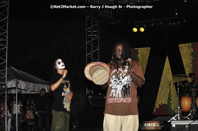 T - Pain @ Red Stripe Reggae Sumfest 2008 International Night 2, Catherine Hall, Montego Bay - Saturday, July 19, 2008 - Reggae Sumfest 2008 July 13 - July 19, 2008 - Photographs by Net2Market.com - Barry J. Hough Sr. Photojournalist/Photograper - Photographs taken with a Nikon D300 - Negril Travel Guide, Negril Jamaica WI - http://www.negriltravelguide.com - info@negriltravelguide.com...!