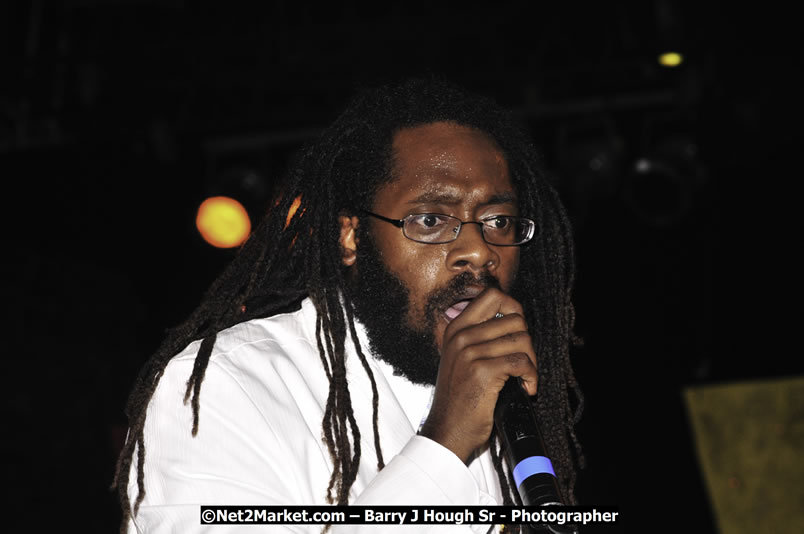 Tarrus Riley @ Red Stripe Reggae Sumfest 2008 International Night 2, Catherine Hall, Montego Bay - Saturday, July 19, 2008 - Reggae Sumfest 2008 July 13 - July 19, 2008 - Photographs by Net2Market.com - Barry J. Hough Sr. Photojournalist/Photograper - Photographs taken with a Nikon D300 - Negril Travel Guide, Negril Jamaica WI - http://www.negriltravelguide.com - info@negriltravelguide.com...!