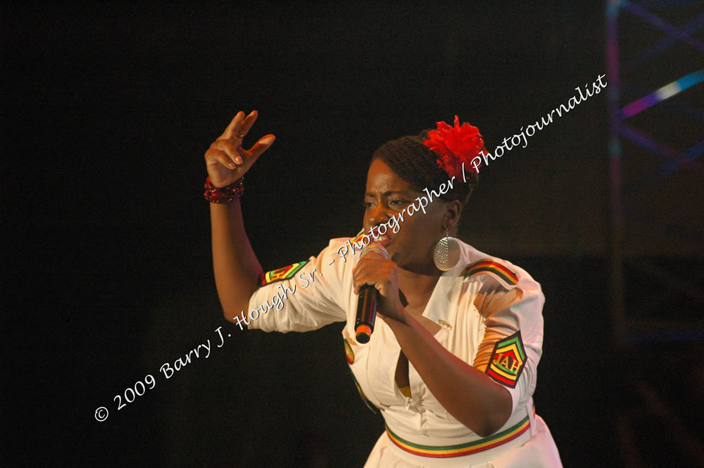 Etana @ Reggae Sumfest 2009 - International Night 2 - Reggae Sumfest 2009,Catherine Hall, Montego Bay, St. James, Jamaica W.I. - Saturday, July 25, 2009 - Reggae Sumfest 2009, July 19 - 25, 2009 - Photographs by Net2Market.com - Barry J. Hough Sr. Photojournalist/Photograper - Photographs taken with a Nikon D70, D100, or D300 - Negril Travel Guide, Negril Jamaica WI - http://www.negriltravelguide.com - info@negriltravelguide.com...!