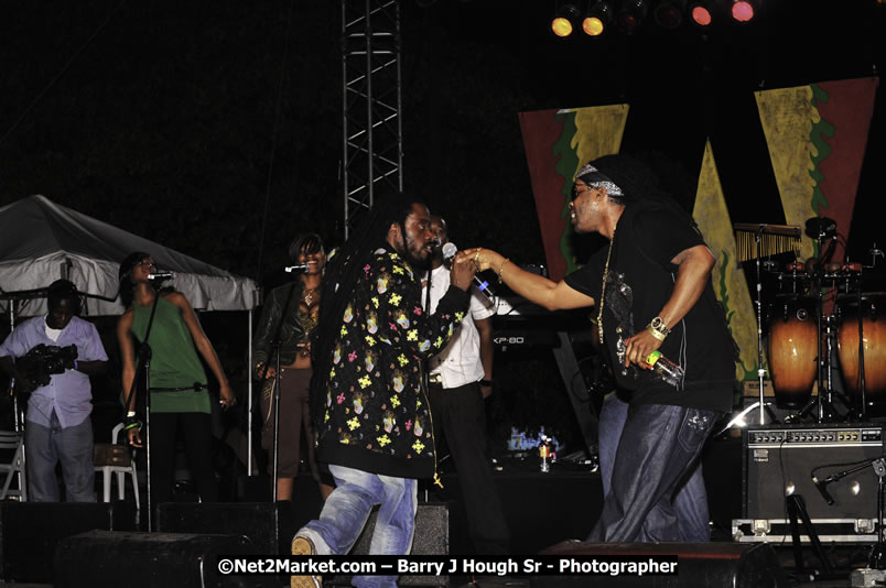 Bonafide @ Reggae Sumfest 2008 International Night 2, Catherine Hall, Montego Bay - Saturday, July 19, 2008 - Reggae Sumfest 2008 July 13 - July 19, 2008 - Photographs by Net2Market.com - Barry J. Hough Sr. Photojournalist/Photograper - Photographs taken with a Nikon D300 - Negril Travel Guide, Negril Jamaica WI - http://www.negriltravelguide.com - info@negriltravelguide.com...!