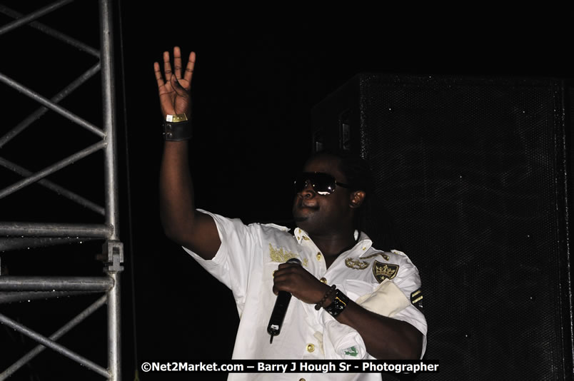 Bonafide @ Reggae Sumfest 2008 International Night 2, Catherine Hall, Montego Bay - Saturday, July 19, 2008 - Reggae Sumfest 2008 July 13 - July 19, 2008 - Photographs by Net2Market.com - Barry J. Hough Sr. Photojournalist/Photograper - Photographs taken with a Nikon D300 - Negril Travel Guide, Negril Jamaica WI - http://www.negriltravelguide.com - info@negriltravelguide.com...!